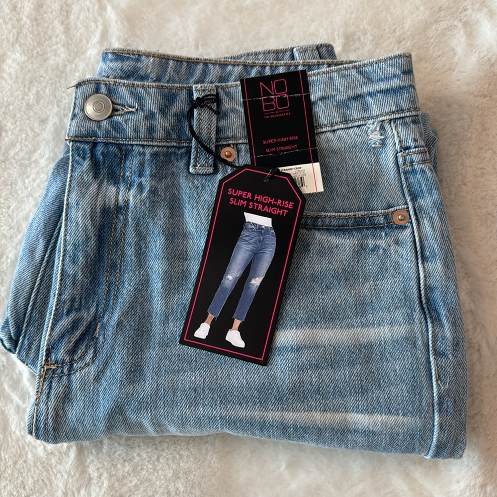 No Boundaries Super High-Rise Slim Straight Distressed Blue Jeans, NWT- size 7